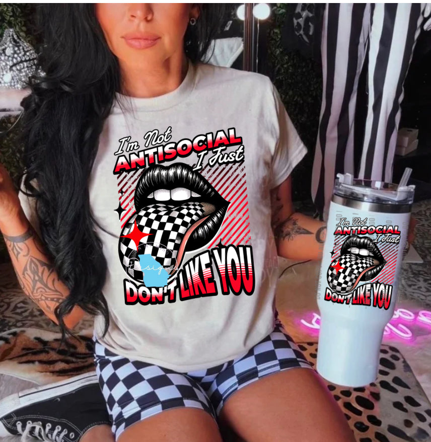 Retro I amnot anti social graphic t-shirt