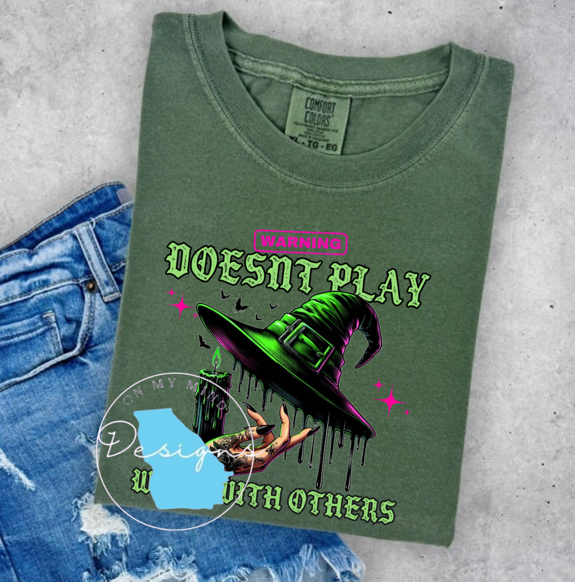 Warning Doesn’t play well with others  graphic tee